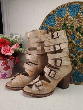 FREEBIRD by Steven Taupe Multi-Buckle Open-Toe Heeled Booties (sz 8)